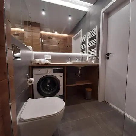 Marzen アパート グジボボ