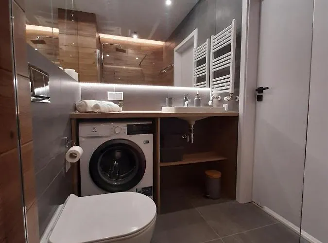 Marzen アパート グジボボ